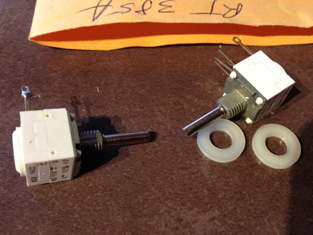 2 Cessna ARC Small Part:  ARC RT-385A Replacement volume pot.