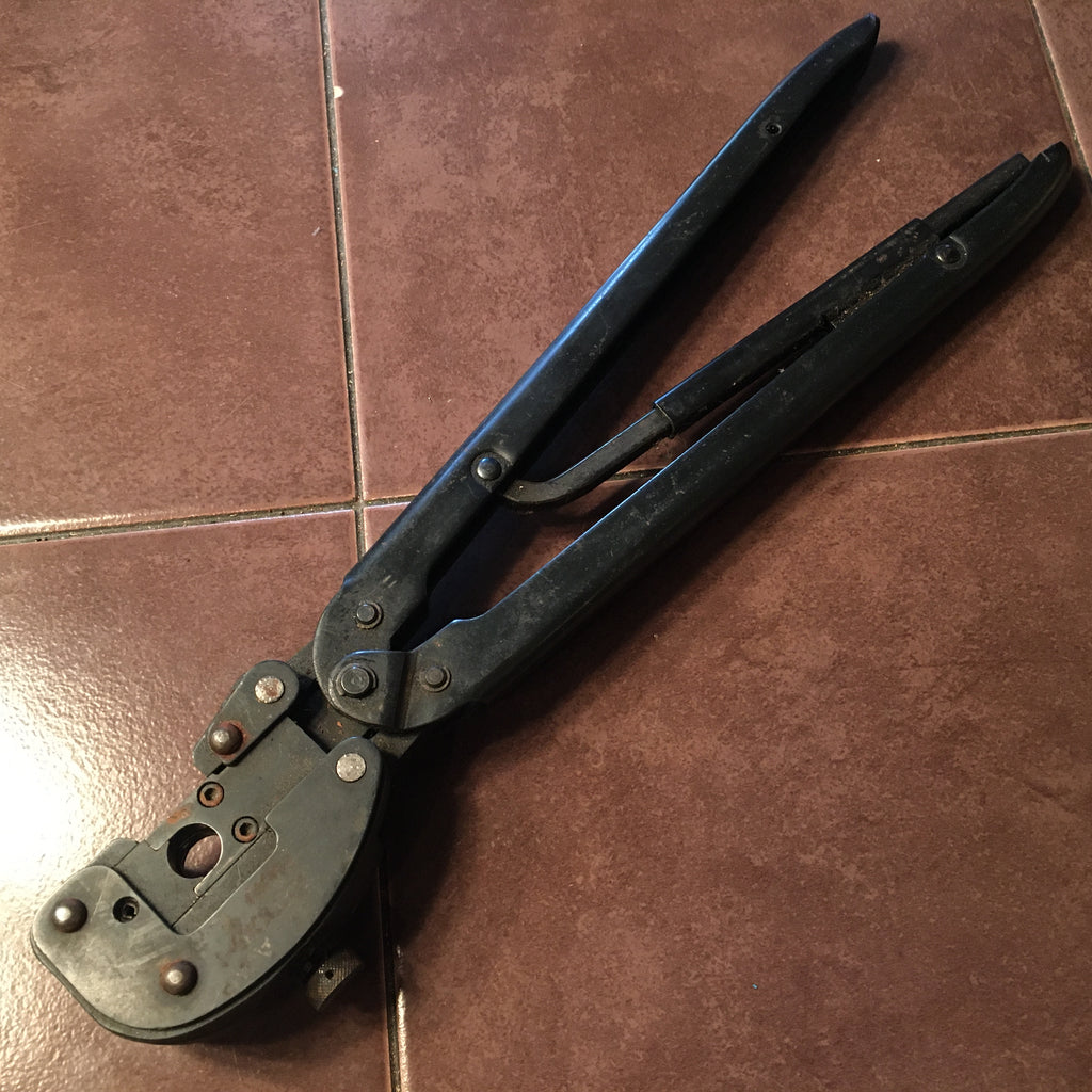AMP 220015-1 Crimp Tool.