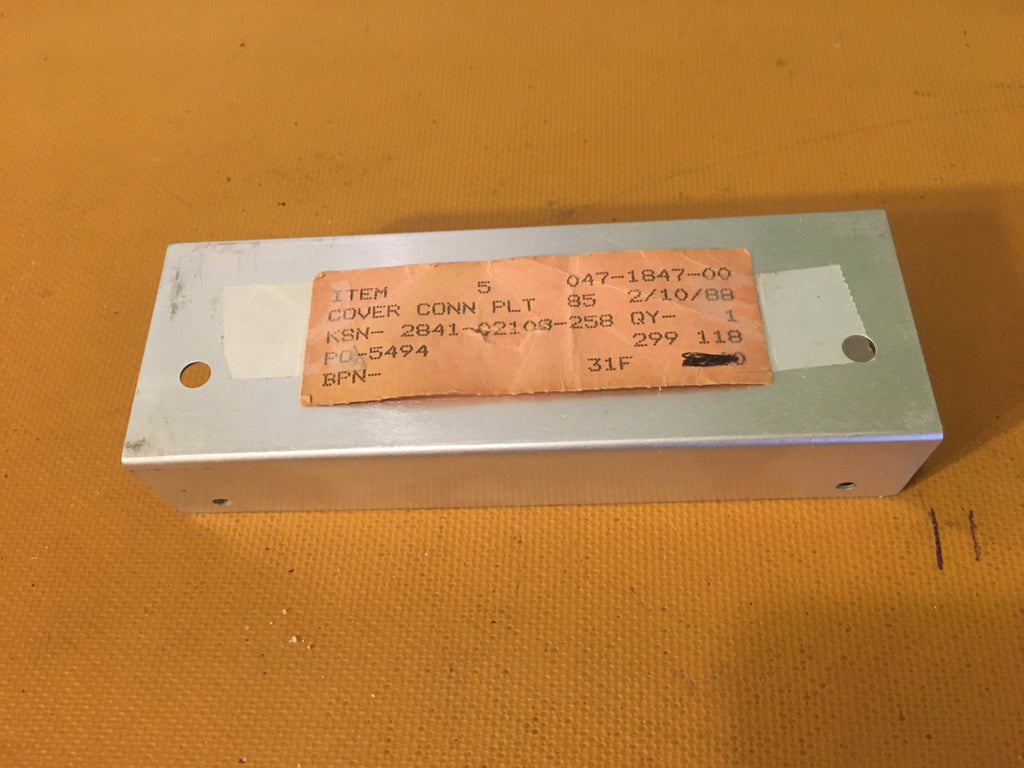 King Radio Small Part:  047-1847-00 aka 047-01847-0000 Cover,  NOS.  Circa 1970, 1980, 1990.