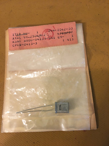 King Radio Small Part:  044-0042-00 aka 044-00042-0000, 99.25Mhz Crystal.  NOS.