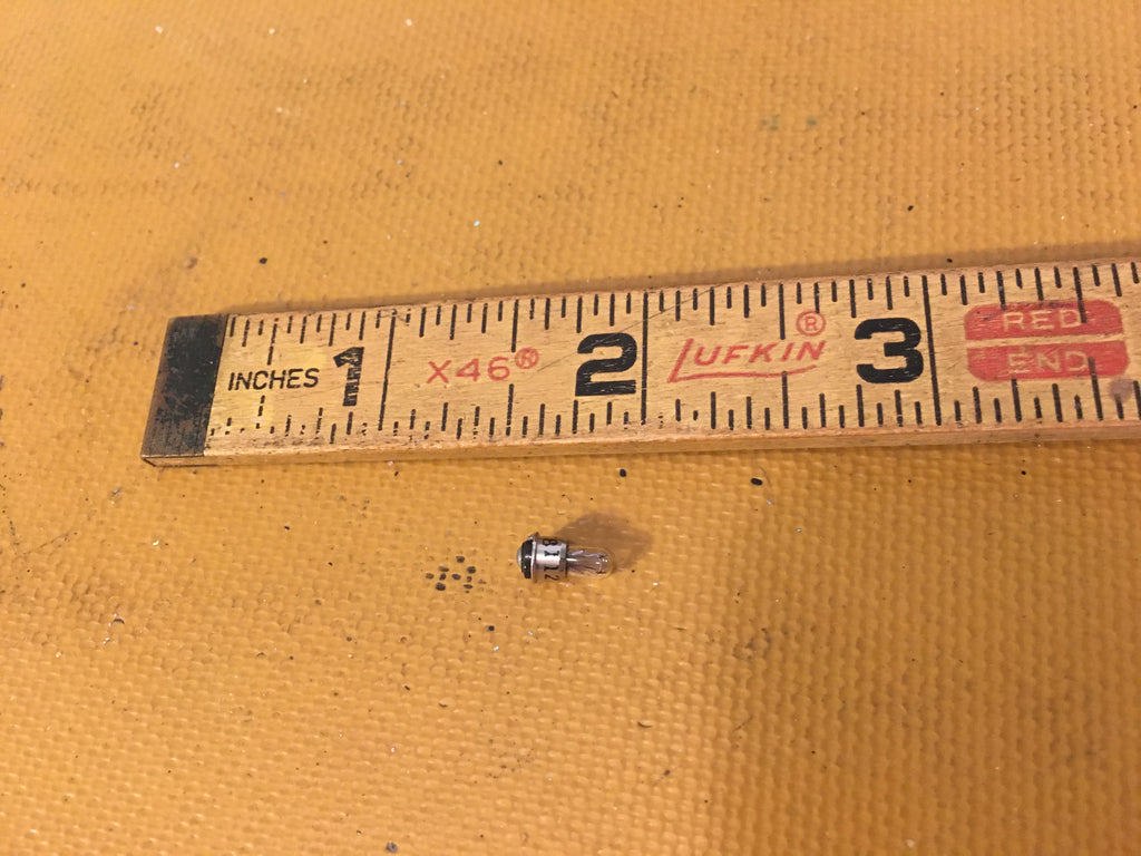 King Radio Small Part:  037-0009-04 aka 037-00009-0004,  Lamp, NOS.